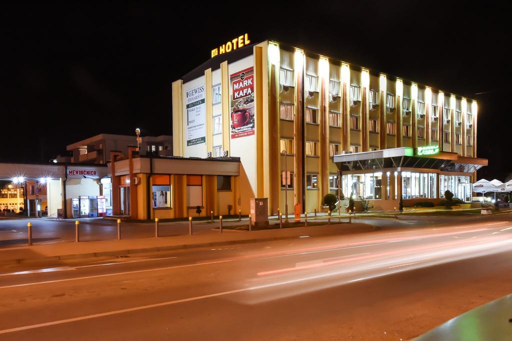 Hotel Pozega ภายนอก รูปภาพ